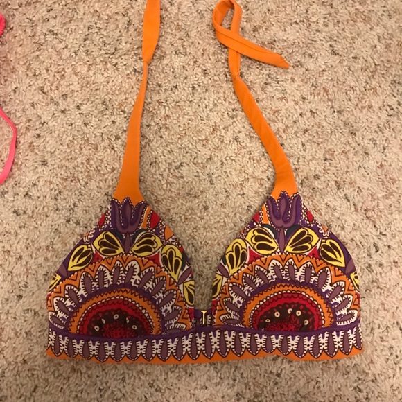 Victoria’s Secret swim suit top - Picture 2 of 4